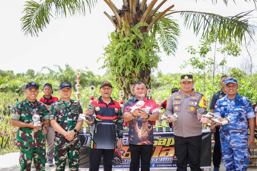 Ratusan Peserta Antusias Ikuti Kontes dan Lomba Merpati Kolong Sempena HUT TNI ke-79, Pjs Wali Kota Dumai Apresiasi