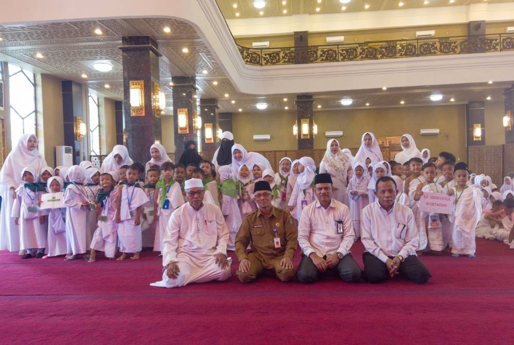 Mengenalkan Rukun Haji Sejak Dini, Ikatan Guru Raudhatul Athfal (IGRA) mengadakan Manasik Haji Cilik tingkat RA Sekota Dumai