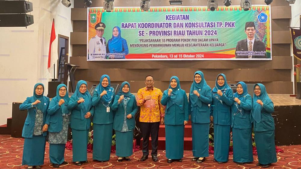 Hadiri Rakor dan Konsultasi TP PKK se-Provinsi Riau, Kota Dumai Bersama 10 Kabupaten/Kota Dapat Penghargaan dari Pj Ketua TP PKK Riau