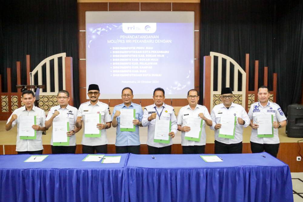 8 Diskominfo Se Provinsi Riau Tandatangani MoU Bersama RRI, Wujudkan Keterbukaan Informasi Secara Masif Dan Terstruktur