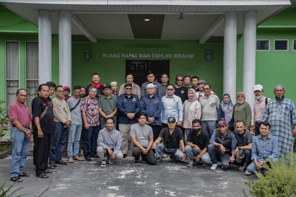 Perkuat Sinergi dengan Awak Media, Diskominfotiksan Kota Dumai Sambut Hangat Kunjungan Kerja Rombongan Diskominfo Kota Padang Panjang 