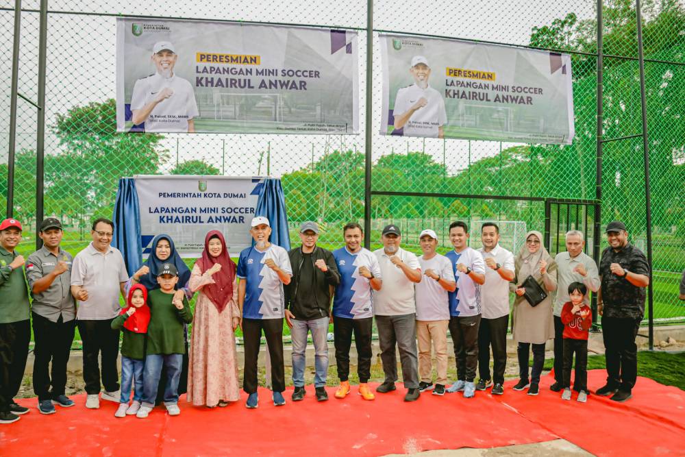 Perdana di Kota Dumai, Wako H Paisal Resmikan Lapangan Mini Soccer Khairul Anwar