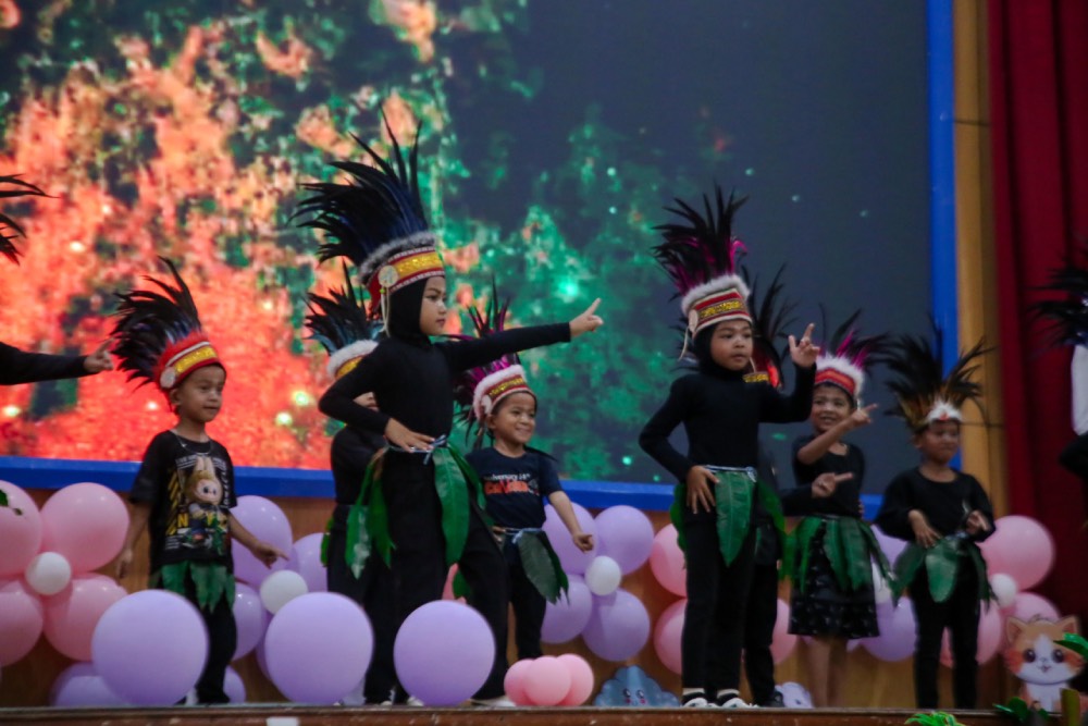 Tingkatkan Rasa Cinta dan Pelestarian Budaya Generasi Bangsa Melalui Festival Budaya Nusantara TK Alfaduta Berjalan Meriah