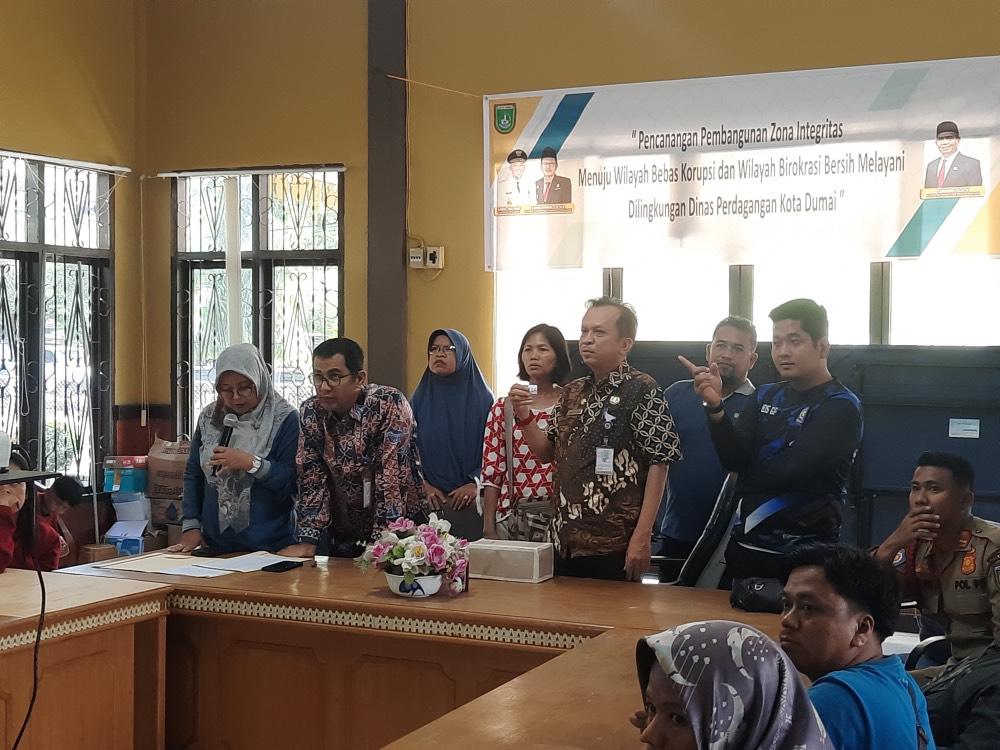 Ciptakan Transparansi Antara Pedagang, Dinas Perdagangan Kota Dumai Cabut Undi Penempatan Kios Baru Pasar Pulau Payung