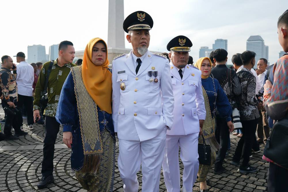 Jelang Pelantikan Serentak, Wako H Paisal dan Wawako Sugiyarto Bersama Kerabat Tiba di Monas