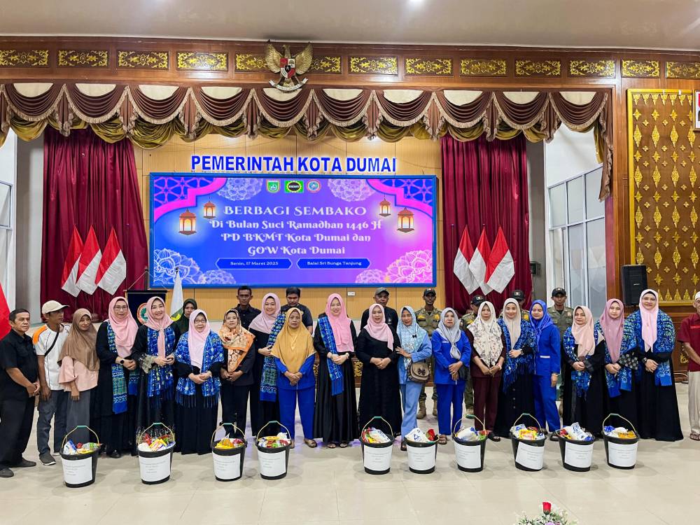 Berbagi Kebahagiaan Di Bulan Ramadhan, BKMT Dan GOW Salurkan 154 Paket Sembako Untuk Masyarakat Yang Membutuhkan 