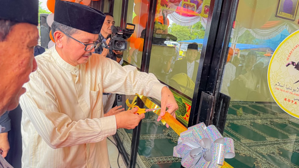 Sekda Kota Dumai Membuka dan Hadiri Peresmian Kantor Sekretariat DMDI Kota Dumai