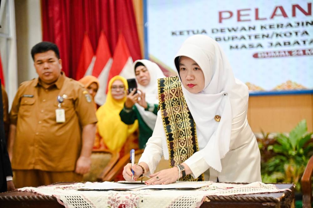 Resmi Dilantik Sebagai Ketua Dekranasda Kota Dumai Periode 2025-2030, Hj. Leni Ramaini Paisal Tekad Dukung Hasil Kerajinan Bernilai Di Kota Dumai