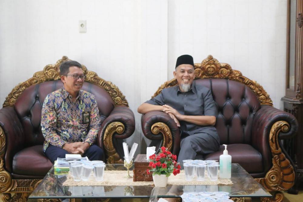 Masyarakat Keluhkan Kerusakan Di Jembatan Serta Jalan Soekarno Hatta, Wako Paisal Sampaikan Langsung Kepada Kepala BPJN Riau