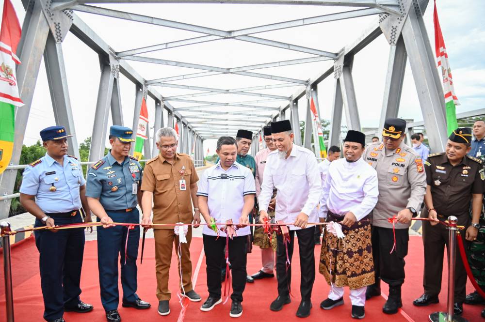 Resmikan Penggunaan Jembatan Duplikat Sungai Masjid, Gubri Abdul Wahid: Sebagai Lokomotif Ekonomi, Pembangunan Untuk Dumai Harus Di Optimalkan