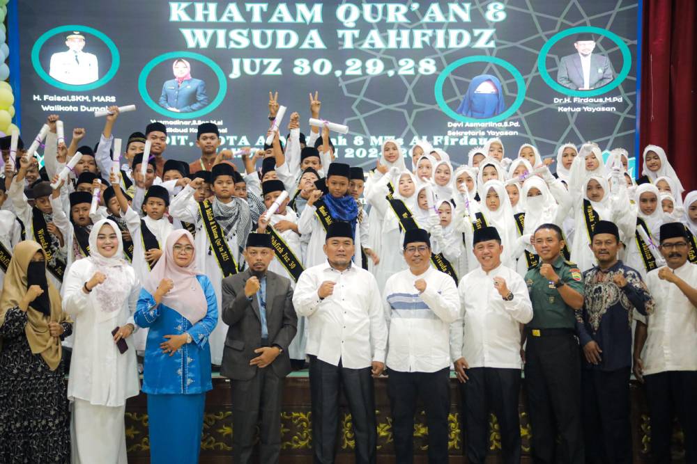 Wisuda Tahfidz Al-Madinah: Semangat Orang Tua dan Guru Cetak Generasi Qur’ani