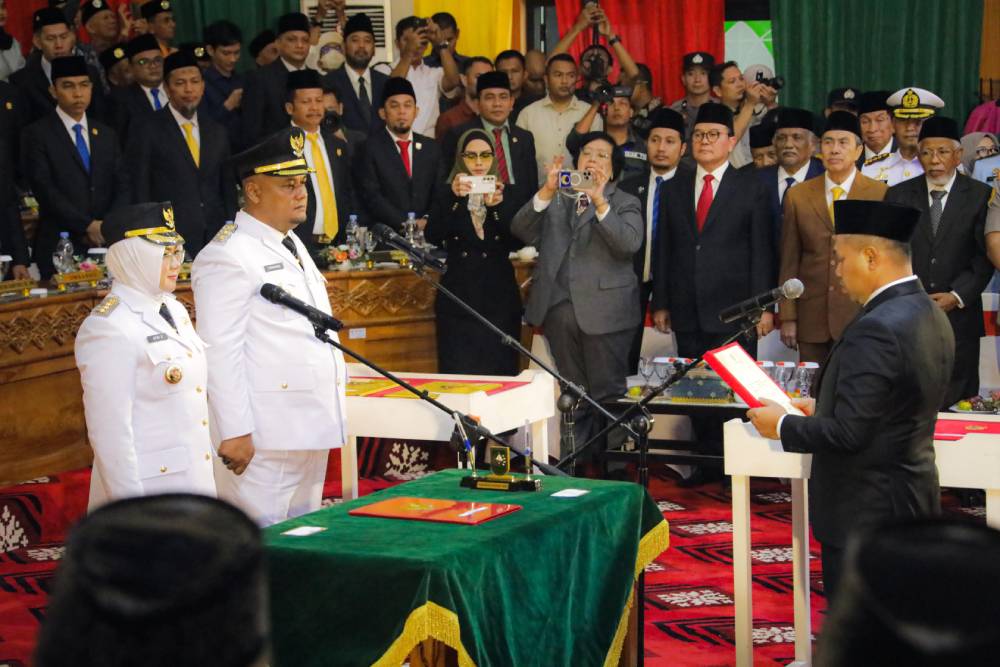 Bersama Kepala Daerah se-Riau, Wakil Walikota Dumai Hadiri Pelantikan Bupati Siak