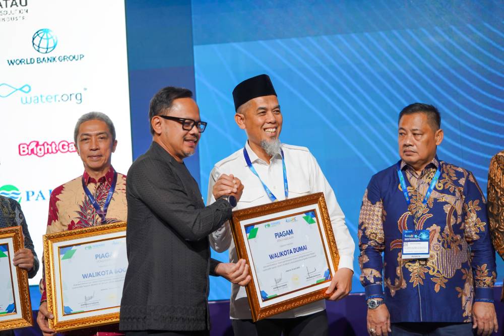 Wako H Paisal Raih Penghargaan pada IWWEF 2025, Apresiasi Komitmen Terhadap Pengembangan BUMD Air Minum untuk Pelayanan Kepada Masyarakat