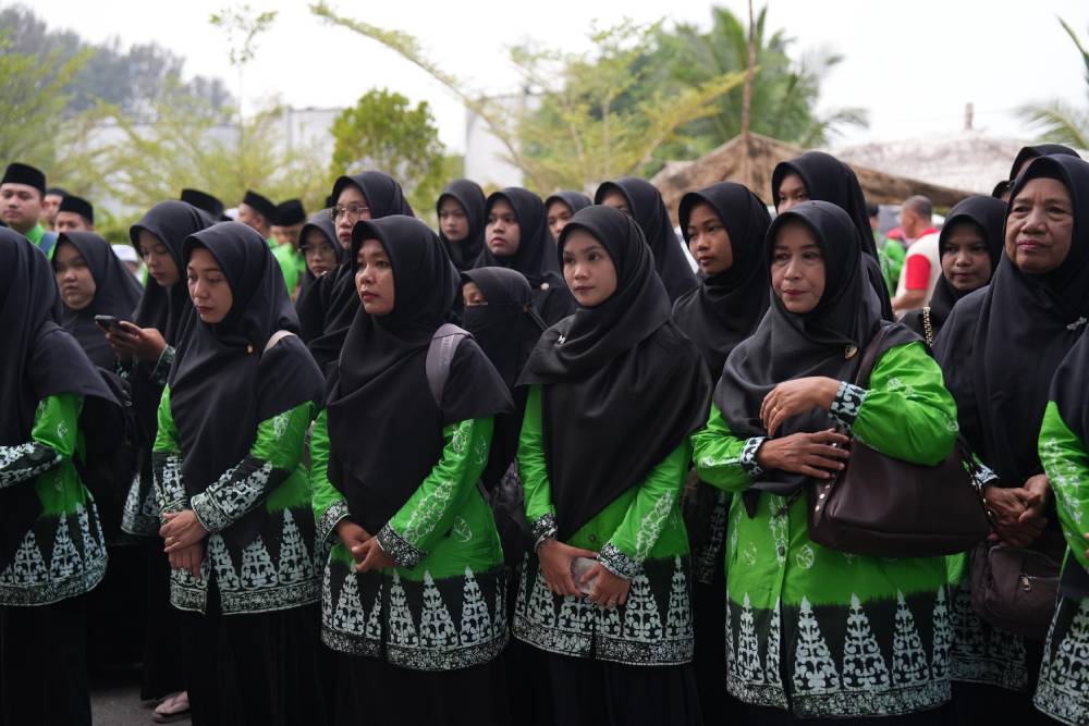 66 Kafilah Asal Kota Dumai Gunakan Batik Dumai, Warna Hijau Pertanda Harapan Baik Untuk Pelaksanaan MTQ Provinsi Riau Ke-43 Di Kabupaten Bengkalis