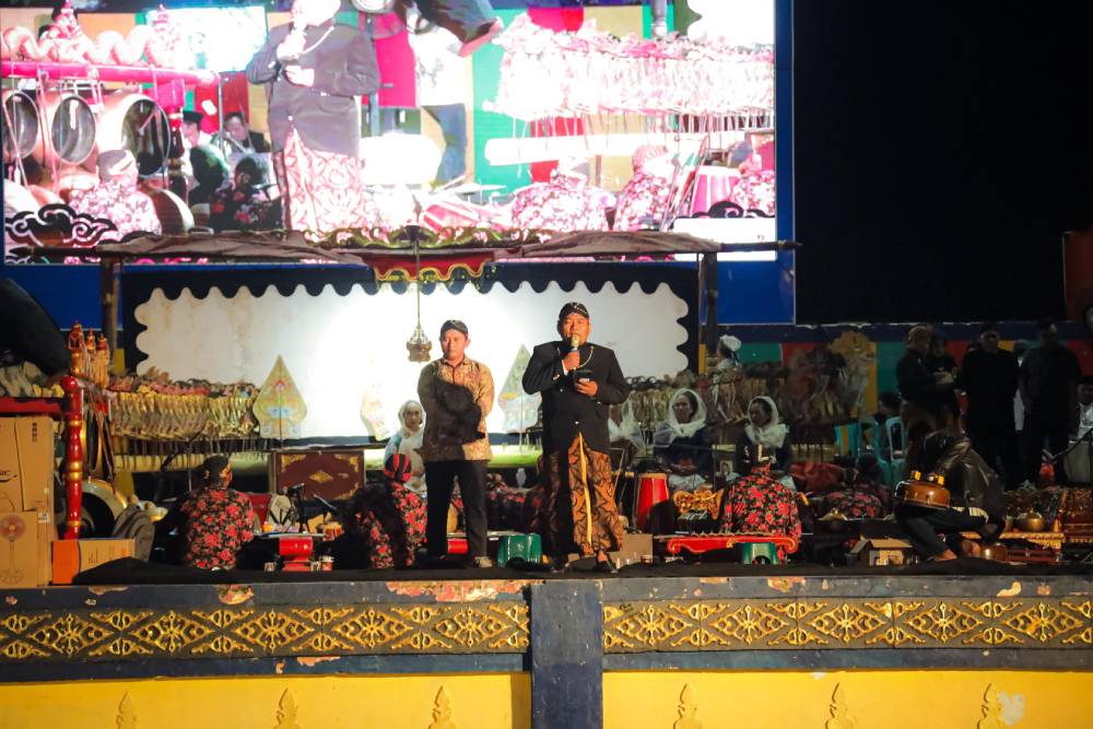 Hujan Tak Mengahalangi Semangat dalam Pagelaran Kesenian Wayang Kulit, Grebeg Suro 2025 Kota Dumai Berlangsung Semarak