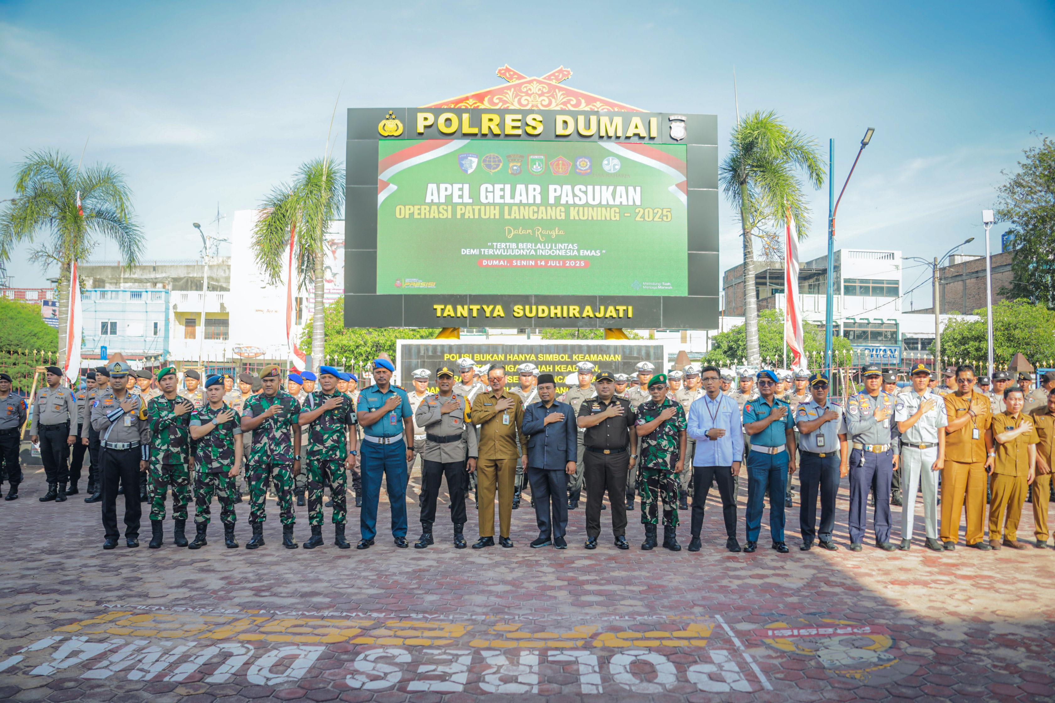 Apel Gelar Pasukan Operasi Patuh Lancang Kuning 2025: Sekda Dumai dan Forkopimda Siap Dukung Tertib Lalu Lintas