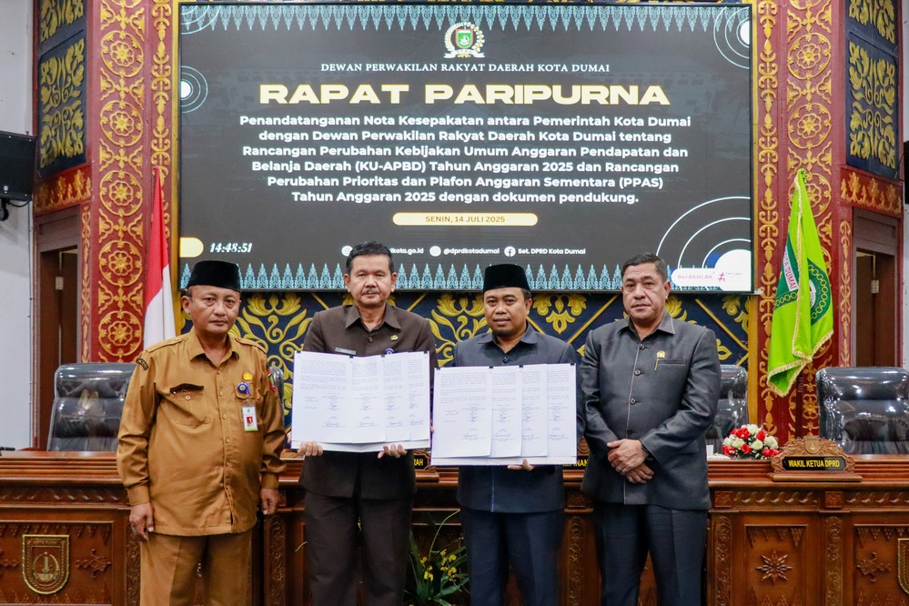 Teken Nota Kesepakatan Rancangan Perubahan KU-APBD dan PPAS TA 2025, Sekda H Indra Gunawan Apresiasi Sinergi TAPD dan Banggar DPRD Kota Dumai