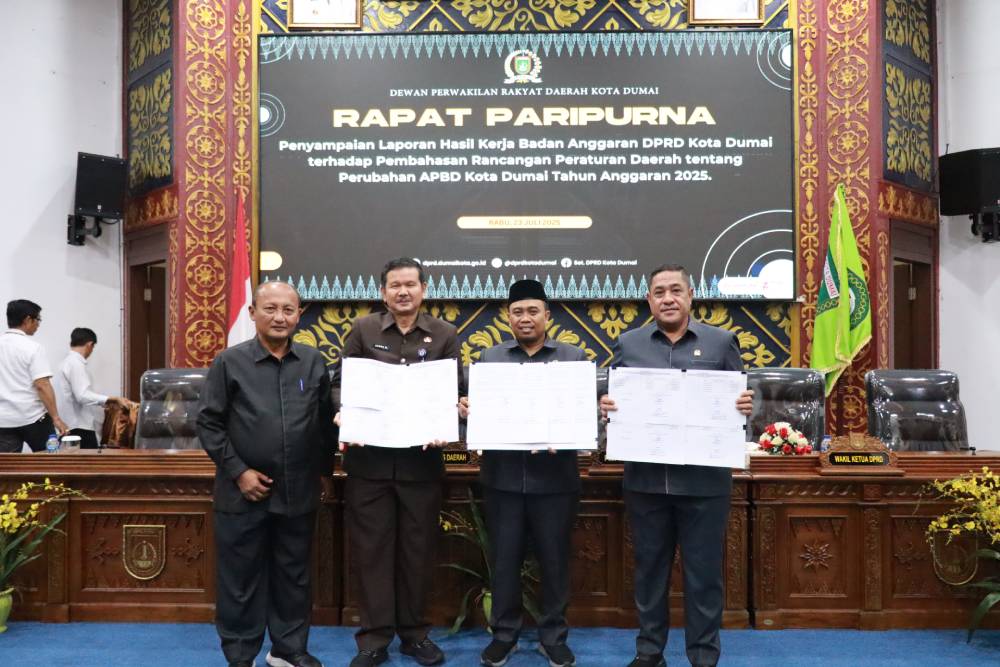 Rapat Paripurna Laporan Pembahasan Ranperda APBD Perubahan TA 2025, Sekda H Indra Gunawan Apresiasi Totalitas Kinerja Banggar DPRD Dumai