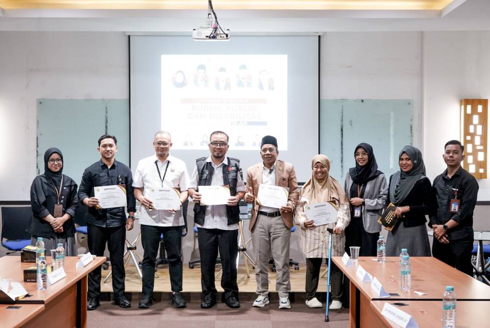 Paparkan Materi Dihadapan Mahasiswa Arsitektur UNRI, Kadispertaru Tekankan Pentingnya Ruang Publik Yang Ramah Disabilitas