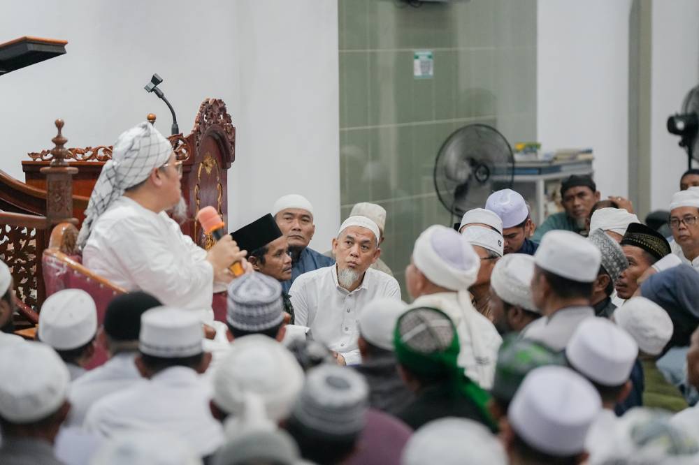 Tabligh Akbar di Masjid Al Manan: Ratusan Jemaah Antusias Dengarkan Tausiyah Ustadz Muhammad Ali