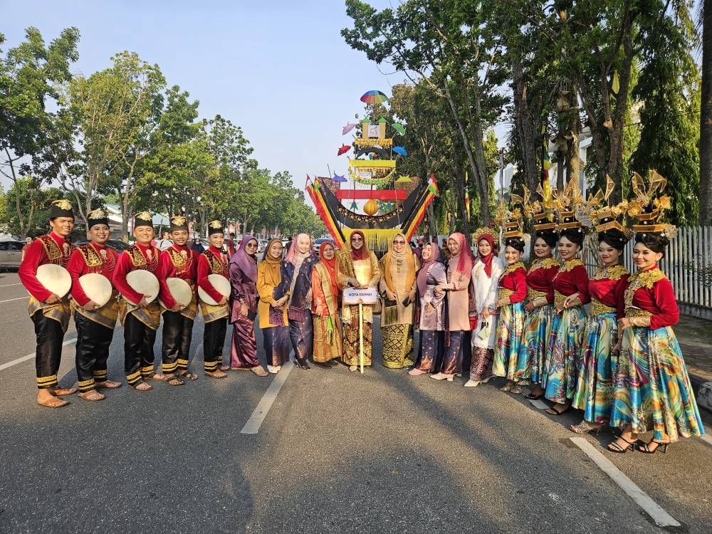Kota Dumai Ikut Serta Meriahkan Pawai Budaya Dalam Rangka HUT Provinsi Riau ke-68 Di Kota Pekanbaru 