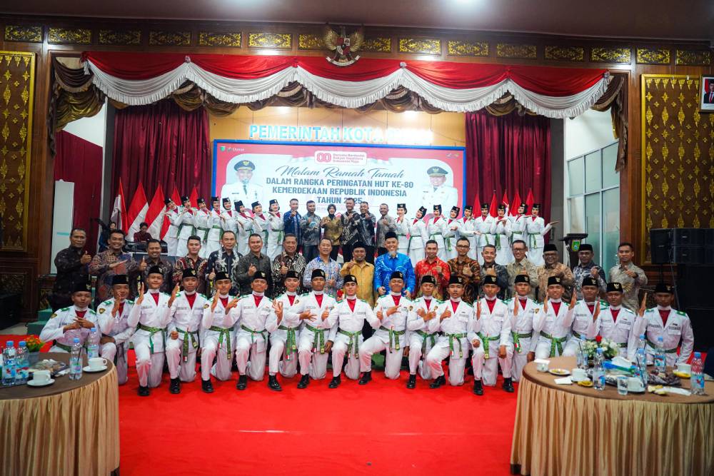 Wako H Paisal Apresiasi Pelatih, Orang Tua dan Paskibraka Kota Dumai 2025, Semarakkan Keberhasilan pada Malam Ramah Tamah HUT ke-80 RI