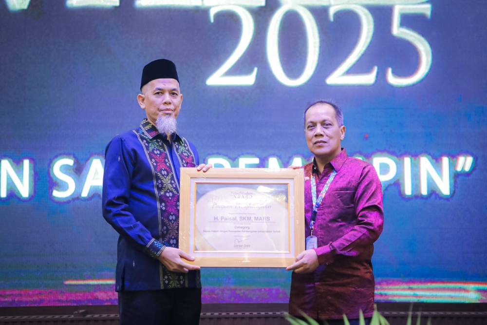 Khidmat Nyata Pembangunan Merata, Wako H Paisal Raih Penghargaan Infrastruktur Terbaik di Ajang Tribun Pekanbaru Award 2025