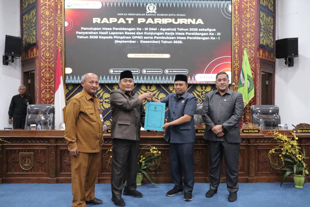 Paripurna Penutupan Masa Sidang III dan Pembukaan Masa Sidang I DPRD Dumai, Wawako Sugiyarto Terima Laporan Hasil Reses dan Kunjungan Kerja