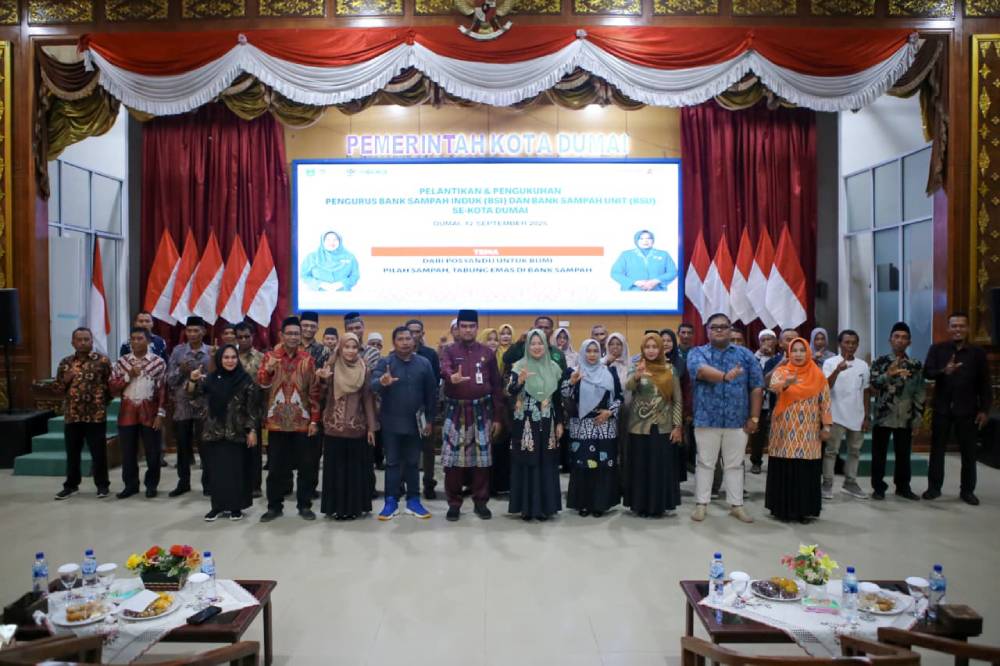 Optimalisasi Pengelolaan Sampah Hingga ke Tingkat Rumah Tangga, Pengurus Bank Sampah Kecamatan serta Kelurahan se Kota Dumai Resmi Dilantik dan Dikukuhkan 