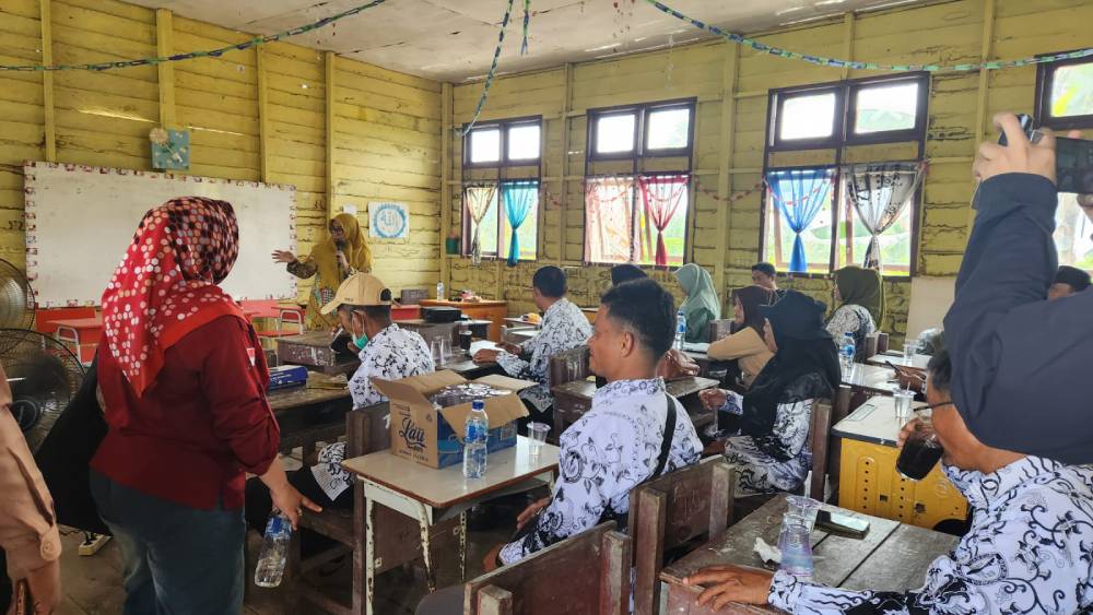 Bersama BGTK Provinsi Riau Dalam Program TANJAK, Disdikbud Kota Dumai Hadirkan Materi Pembelajaran Mendalam Bagi Guru dan Melihat Langsung Kondisi Sekolah di Wilayah Sulit Akses.