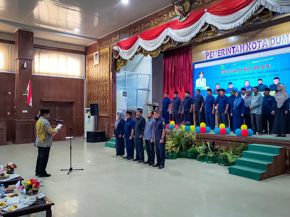 Wakil Wali Kota Kukuhkan Pengurus FKRT Dumai: Ketua RT Diharapkan Jadi Jembatan Aspirasi Warga