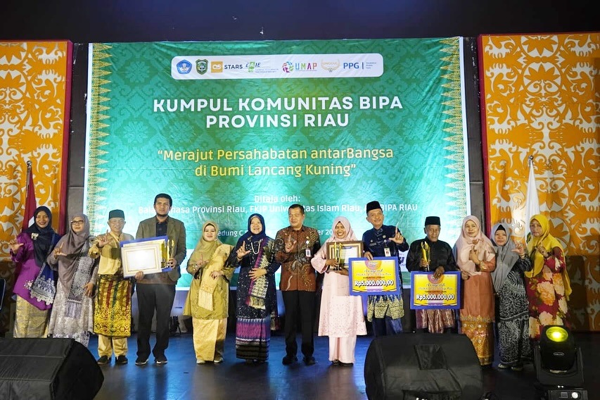 Melalui TBM Rumah Pustaka Bintang, Kota Dumai Raih Penghargaan Terima Penghargaan Dari Balai Bahasa Provinsi Riau