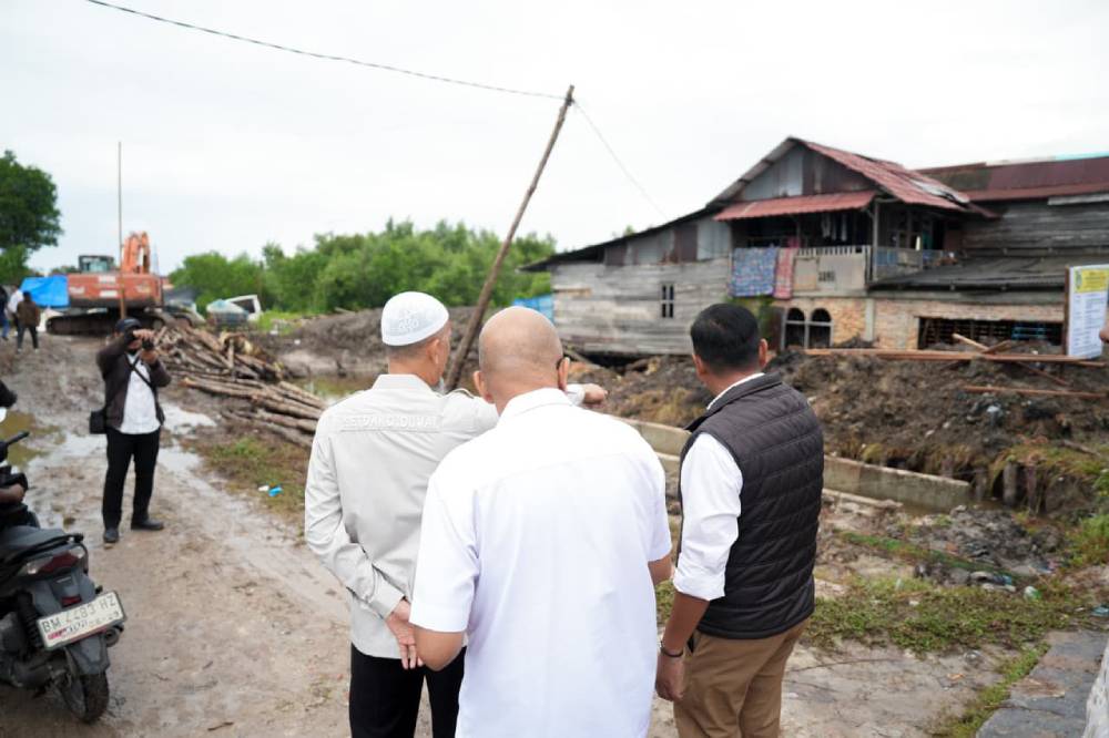 Program Penanggulangan Banjir di Sungai Dumai Sedang Berlangsung, Pemerintah Kota Dumai Pastikan Semua Berjalan Sesuai Dengan Prosedur 