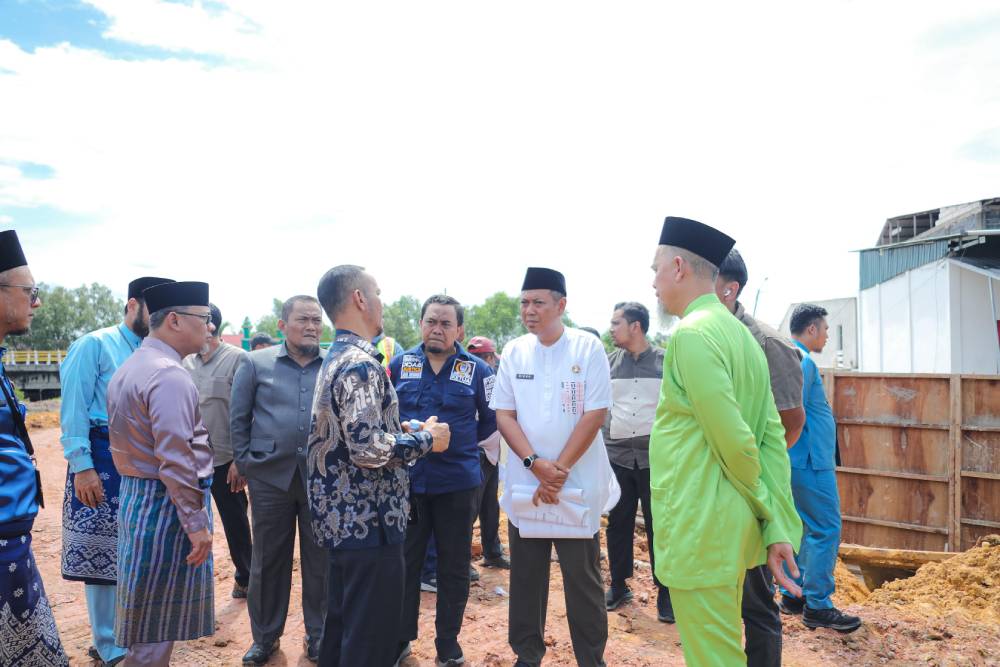 Kepala Perwakilan BPKP Riau Tinjau Pelaksanaan Eksekusi Program Penanggulangan Banjir Pada Segmen Satu di Bantaran Sungai Dumai
