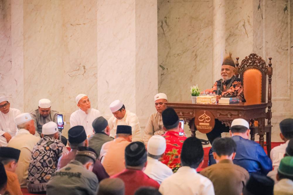 Mak Katik dari Sumatera Barat Sampaikan Hikmah Isra’ Mi’raj pada Tabligh Akbar di Masjid Habiburrahman Dumai Islamic Center
