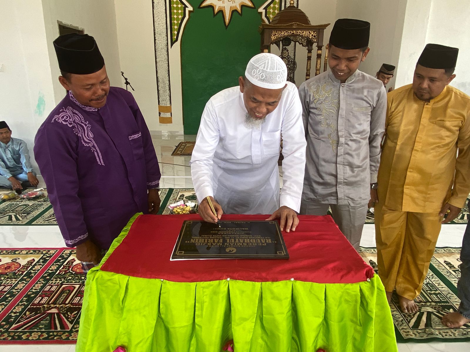 Senyum Syukur di Pematang Duku Tanjung Penyembal, Wako H Paisal Resmikan Masjid Raudatul Farihin