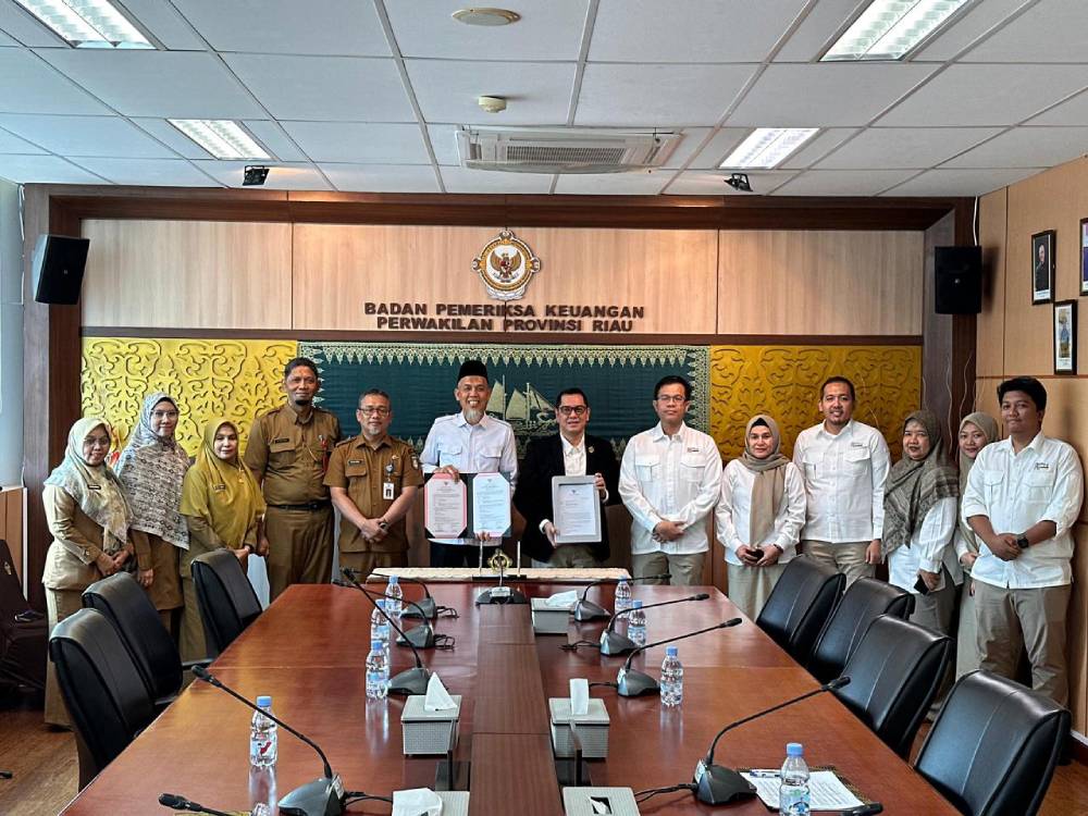 Wali Kota Dumai H. Paisal Serahkan LKPD Unaudited Tahun 2025 ke BPK RI Perwakilan Riau