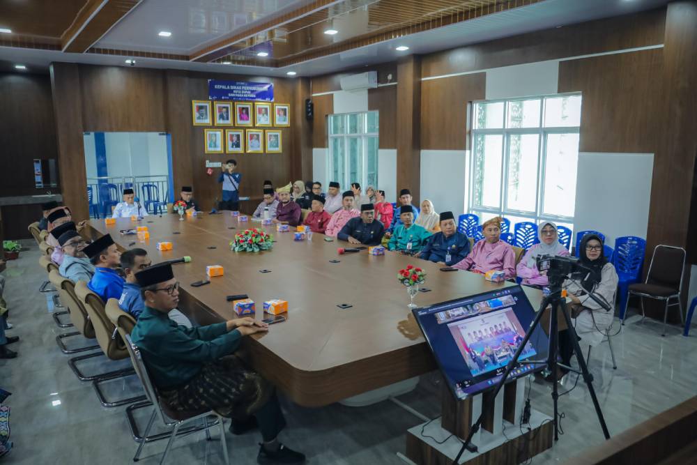 Wali Kota Dumai Ikuti Live Talk Show Pencegahan Korupsi Bersama Seluruh Kepala OPD Se-Kota Dumai