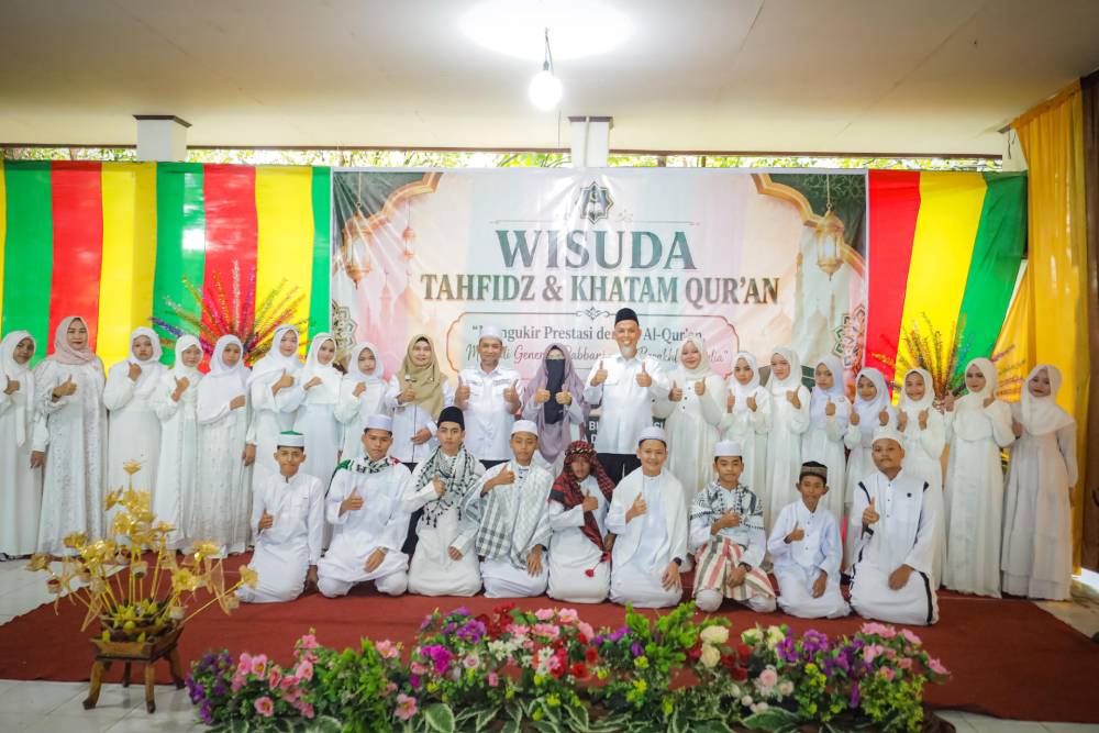 Hadiri Wisuda Tahfizh dan Khatam Qur'an SMPN Binsus, Ini Pesan Penting Wali Kota Dumai untuk Ayah Bunda