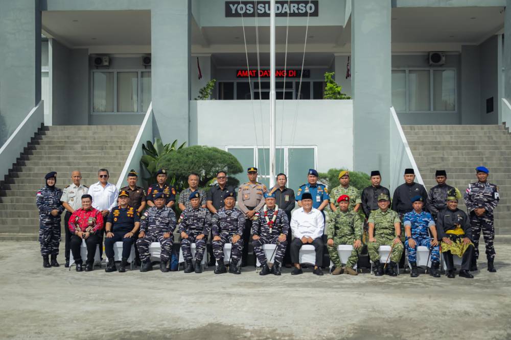Wakil Wali Kota Dumai Sambut Hangat Kunjungan Komandan Koarmada I dengan Adat Melayu