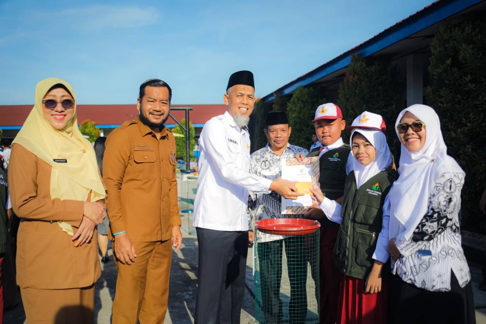 Wali Kota Dumai Bentuk Relawan Kebersihan Sekolah, Pelajar Diajak Jadi Pelopor Pilah Sampah