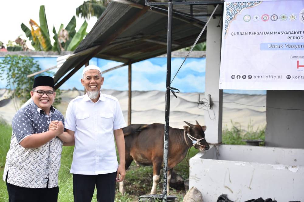 Perkuat Kepedulian Sosial, Wako H. Paisal Terima Bantuan Sapi Qurban dari Persatuan Masyarakat Riau Jakarta