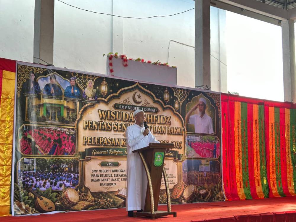 Wako H. Paisal Hadiri Wisuda Tahfidz dan Pelepasan Siswa SMPN 1 Dumai, Bentuk Generasi Religius dan Mandiri