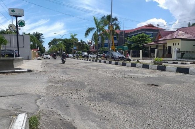 Pemko Dumai Upayakan Rekonstruksi Permanen Jalan Pattimura yang Rusak Akibat Genangan Banjir Rob