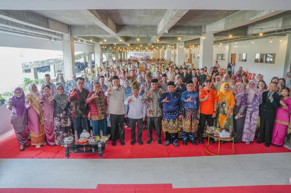 Hadiri Pentas Seni di SMP Maitreyawira, Wako Paisal Sampaikan Apresiasi Kepada Wakil Menteri Dikdasmen RI