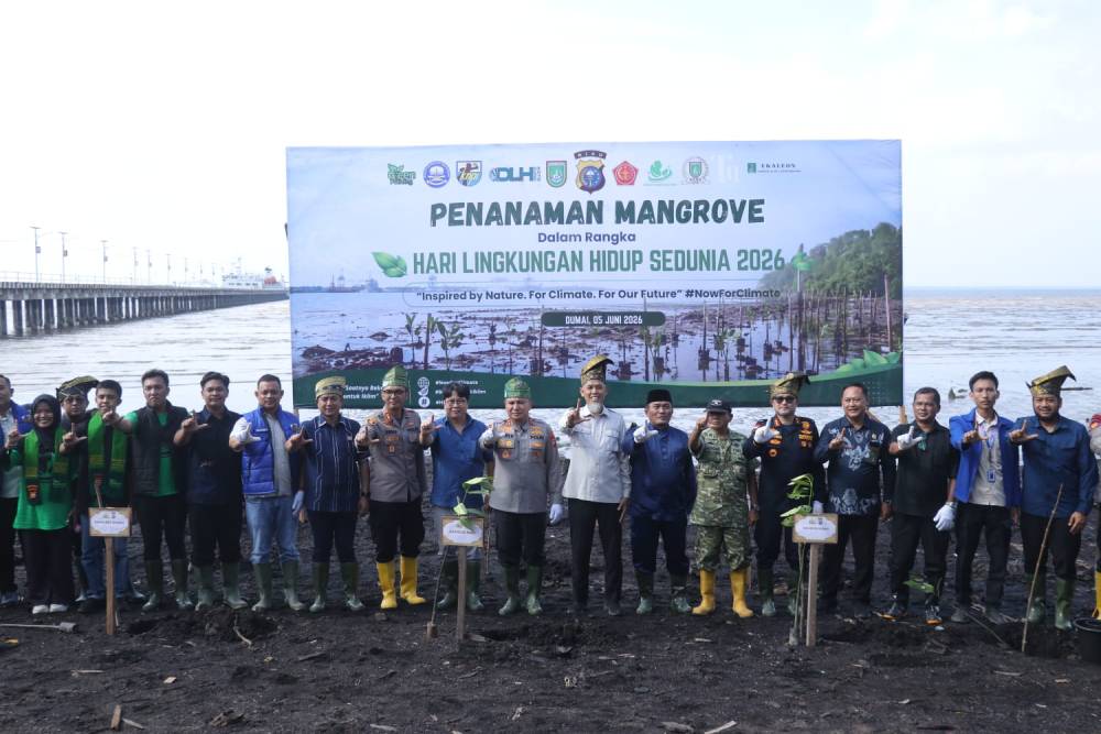 Perkuat Kolaborasi Hijau, Wako H Paisal Apresiasi Aksi Penanaman Pohon Kapolda Riau di Mundam