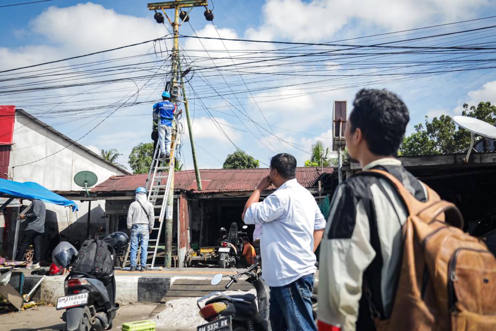 Tindak Lanjuti Kesepakatan DPRD Kota Dumai, Pemko Dumai Bersama Diskominfo dan Provider Lakukan Penataan Massal Kabel FO Jalur Protokol
