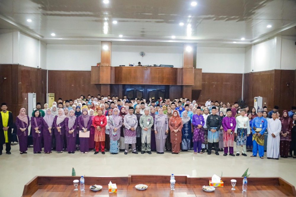 Kenakan Busana Melayu, Pejabat Fungsional di Lingkungan Pemerintah Kota Dumai Resmi Dilantik dan Diambil Sumpah Jabatan