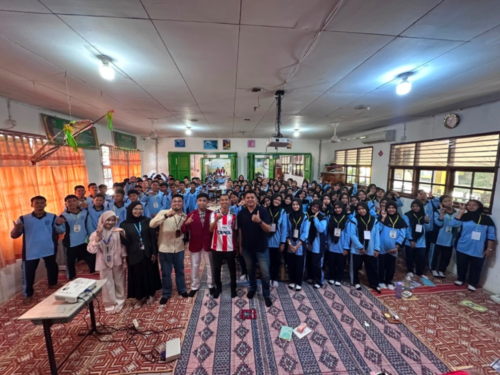 Hadir di MPLS SMAN 1, Diskominfotiksan Dumai Bekali 288 Siswa Baru Cara Bijak Bermedsos