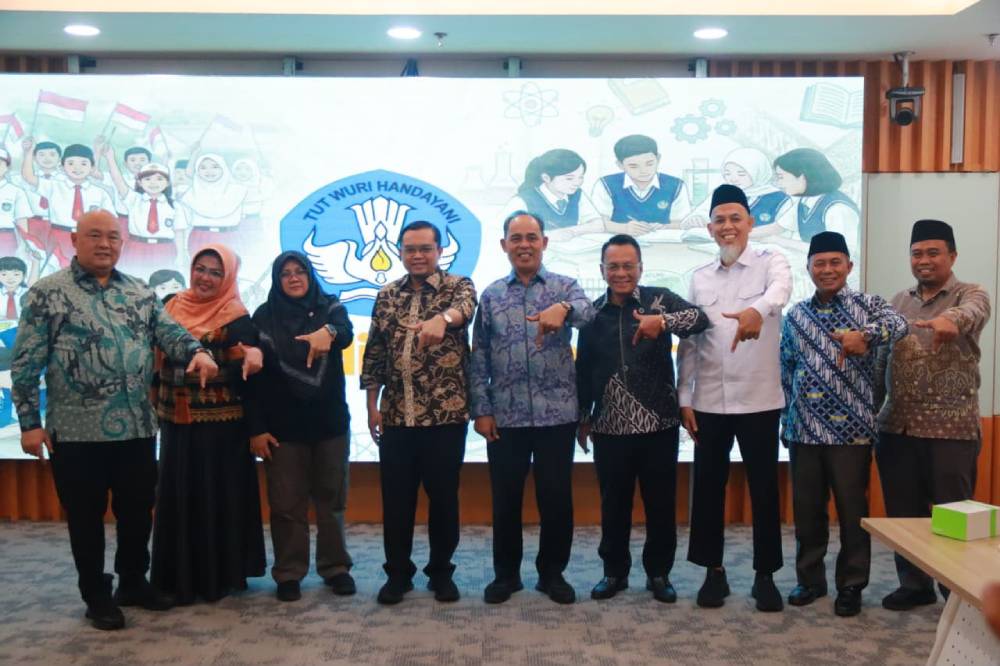 Penuhi Kebutuhan Sarana Pendidikan, Wako H Paisal Bersama Tiga Kepala Daerah di Riau Temui Dirjen Kemendikdasmen